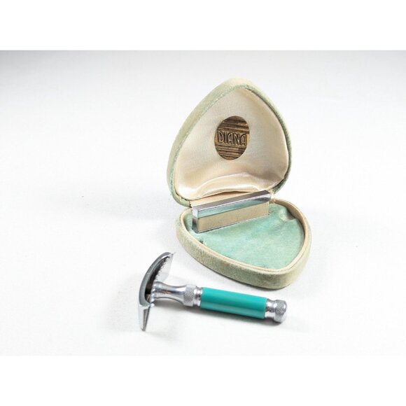 Vintage Diana travel razor in blue green heart shaped box, Robin eggs blue - Picture 2 of 9